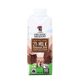 Front of Organic Meadows Shelf-Stable Organic Partly-Skimmed 2% Milk Chocolate - Shelf Stable Milk - Shelf Stable Milk Canada - Non Refrigerated Milk
